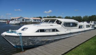 Connoisseur - Teal - 8 Berth Inland Cruiser