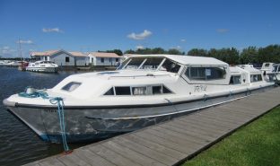 Connoisseur - Teal - 8 Berth Inland Cruiser