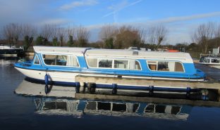 Alphacraft 32 - Moonlight - 4 Berth Inland Cruiser