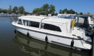 Starlight 770 - Go West - 2 Berth Inland Cruiser