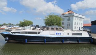 Powles 42 - Brud - 6 Berth Inland Cruiser