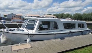 Hampton Safari Mk 2 - Calypso - 4 Berth Inland Cruiser