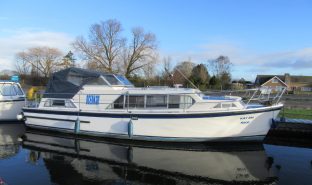 Ocean 30 - Kay Em - 5 Berth Inland Cruiser