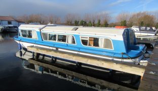 Alphacraft 32 - Moonlight - 4 Berth Inland Cruiser