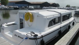 Starlight 770 - Go West - 2 Berth Inland Cruiser