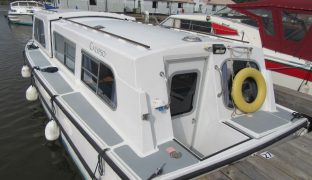 Hampton Safari Mk 2 - Calypso - 4 Berth Inland Cruiser