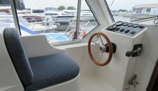 Alphacraft 35 - Sunray - 7 Berth Inland Cruiser