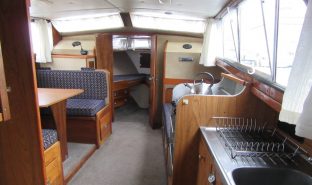 Ocean 30 - Kay Em - 5 Berth Inland Cruiser