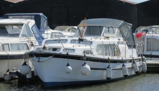 Ocean 30 - Tosca  - 5 Berth Inland Cruiser