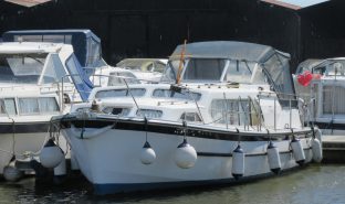 Ocean 30 - Tosca  - 5 Berth Inland Cruiser