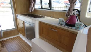 Starlight 770 - Go West - 2 Berth Inland Cruiser