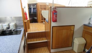 Alphacraft 35 - Sunray - 7 Berth Inland Cruiser