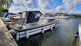 Ocean 30 - Tosca  - 5 Berth Inland Cruiser