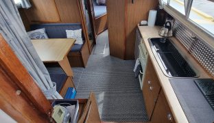 Aquafibre 32 - Jay - 5 Berth Inland Cruiser