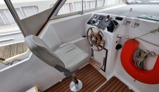 Aquafibre 32 - Jay - 5 Berth Inland Cruiser