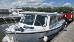 Hampton Safari Mk 2 - Calypso - 4 Berth Inland Cruiser