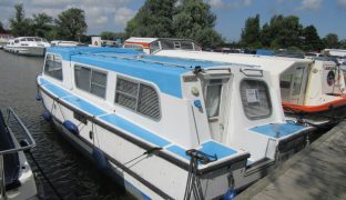 Hampton - Kingfisher Blue - 4 Berth Inland Cruiser