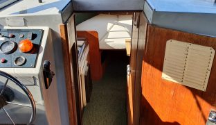 Bounty 27 - Glittering Waters - 2 Berth Inland Cruiser