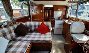 Aquafibre 33 - Snaffles - 6 Berth Inland Cruiser