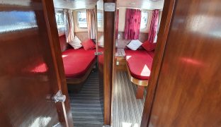 Aquafibre 33 - Snaffles - 6 Berth Inland Cruiser