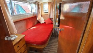 Aquafibre 33 - Snaffles - 6 Berth Inland Cruiser