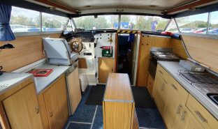 Seamaster - Sea Breeze - 6 Berth Sedan Style Cruiser