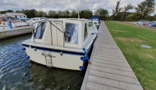 Seamaster - Sea Breeze - 6 Berth Sedan Style Cruiser