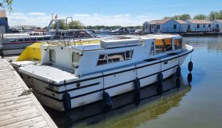 Aquafibre 33 - Snaffles - 6 Berth Inland Cruiser