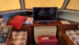 Aquafibre 33 - Snaffles - 6 Berth Inland Cruiser