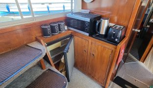 Aquafibre 33 - Snaffles - 6 Berth Inland Cruiser