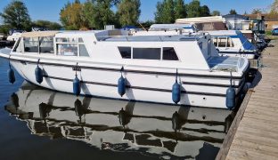 Aquafibre 33 - Snaffles - 6 Berth Inland Cruiser