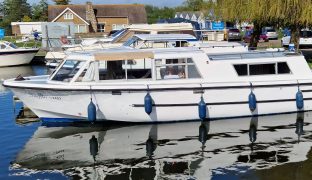 Aquafibre 33 - Snaffles - 6 Berth Inland Cruiser