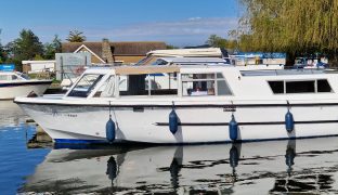 Aquafibre 33 - Snaffles - 6 Berth Inland Cruiser