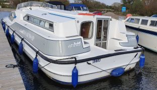 Alphacraft 42 - Broadsway - 8 Berth Inland Cruiser