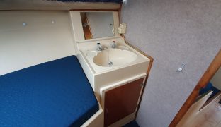 Bounty 27 - Red Princess  - 4 Berth Inland Cruiser