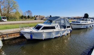 Beaves Marine 22 - TIDE-E - 4 Berth Motor Boat