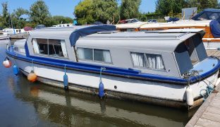 Bourne 35 - More Folly - 6 Berth Broads Cruiser