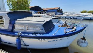 Bourne 35 - More Folly - 6 Berth Broads Cruiser