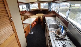 Eastwood 24 - Tokouru - 2 Berth Inland Cruiser