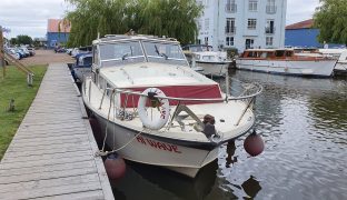 Freeman 33 - Hi Wave  - 6 Berth Motorboat