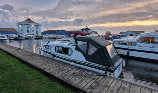 Freeman 22 - Tyzer - 4 Berth Motor Cruiser