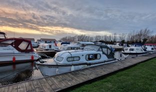 Freeman 22 - Tyzer - 4 Berth Motor Cruiser