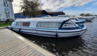 Bermuda 34 - Broadland Lass - 2 Berth Inland Cruiser