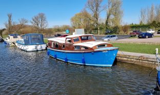 Sanderson 30 - Swift - 4 Berth Wooden Cruiser