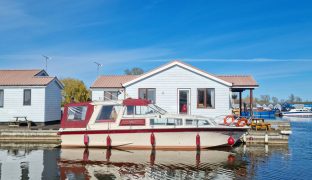 Freeman 33 Sedan - Free Spirit - 6 Berth Motorcruiser