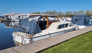 Elysian 27 - Aeonian - 4 Berth Inland Cruiser