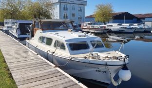 Elysian 27 - Aeonian - 4 Berth Inland Cruiser