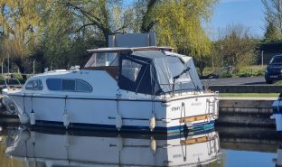 Elysian 27 - Aeonian - 4 Berth Inland Cruiser