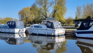 Elysian 27 - Aeonian - 4 Berth Inland Cruiser