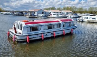 Alpha 32 - Ruby - 5 Berth Inland Cruiser